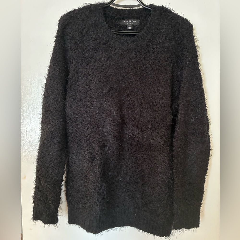 URBAN OUTFITTERS SWEATER